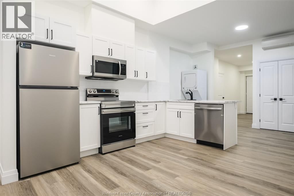 1233 UNIVERSITY AVENUE WEST Image 5