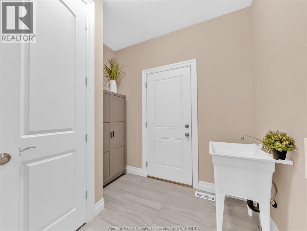 708 FALERIA Image 30