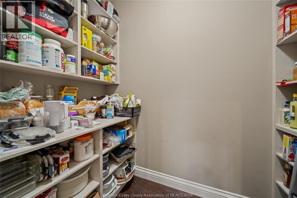 24 PEACHTREE LANE Image 13