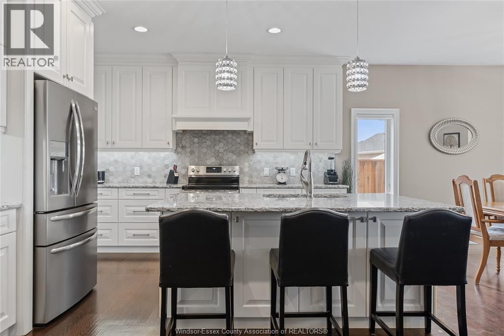 24 PEACHTREE LANE Image 14