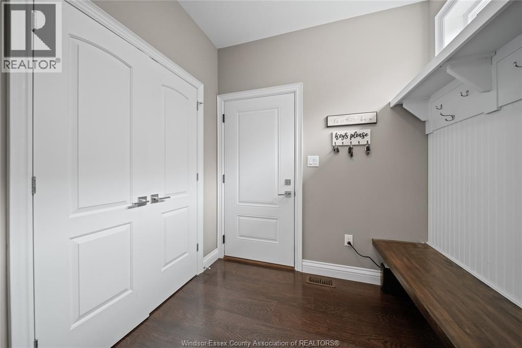 24 PEACHTREE LANE Image 17