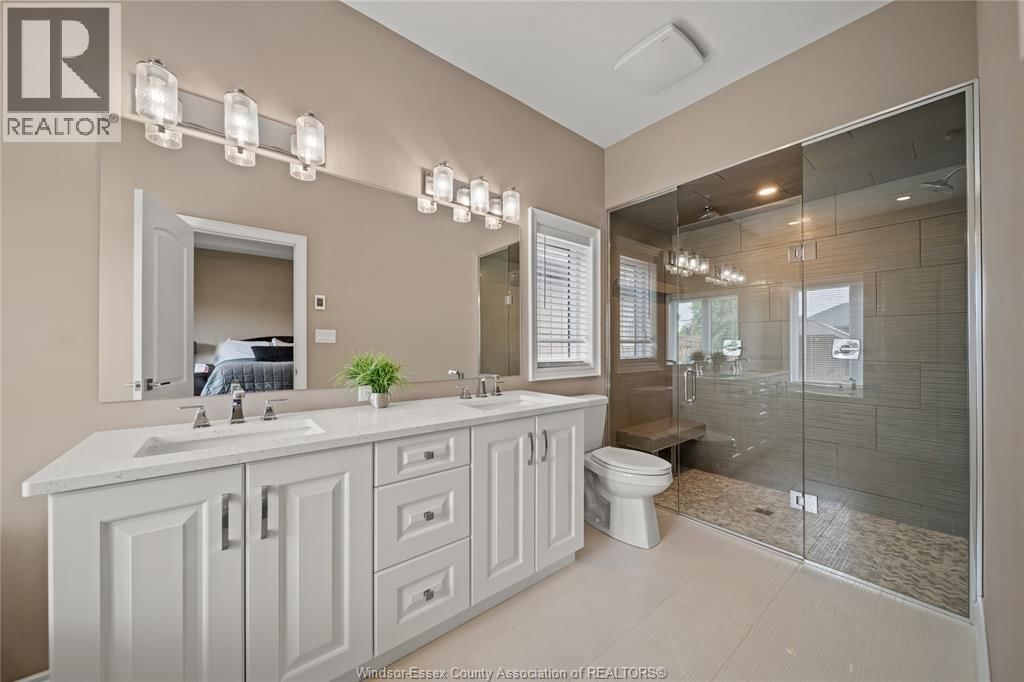 24 PEACHTREE LANE Image 24