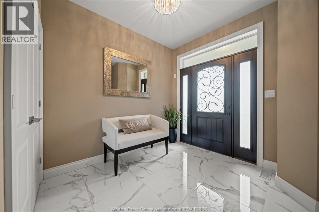 24 PEACHTREE LANE Image 5