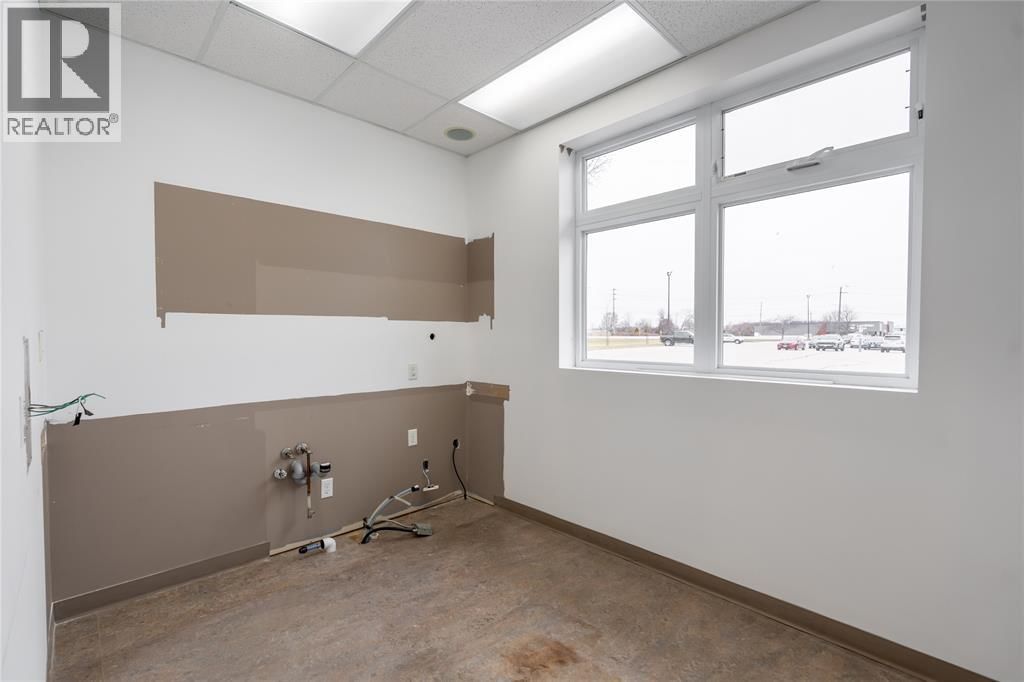 1475 EXMOUTH STREET Image 13