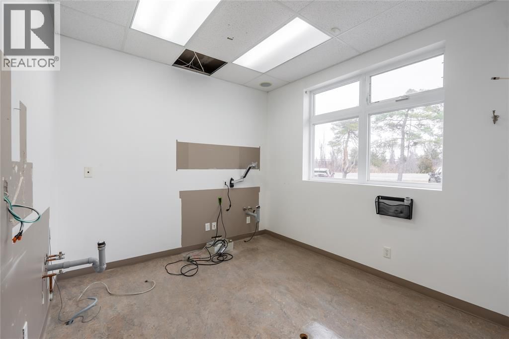 1475 EXMOUTH STREET Image 14