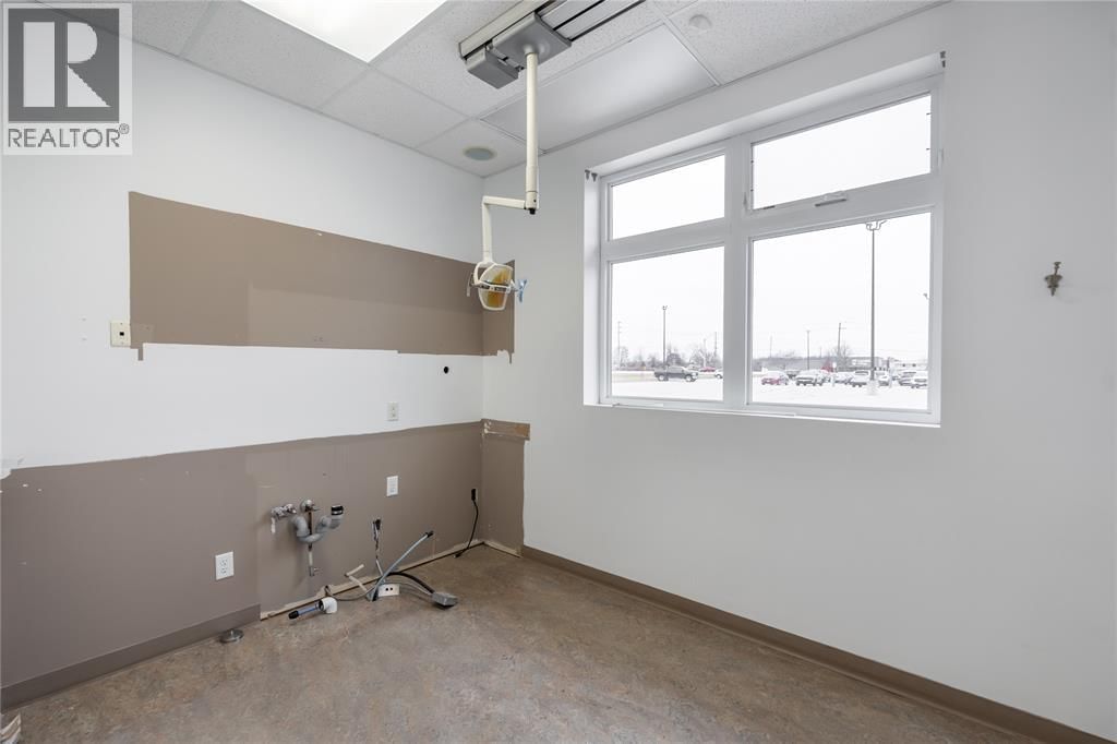 1475 EXMOUTH STREET Image 15