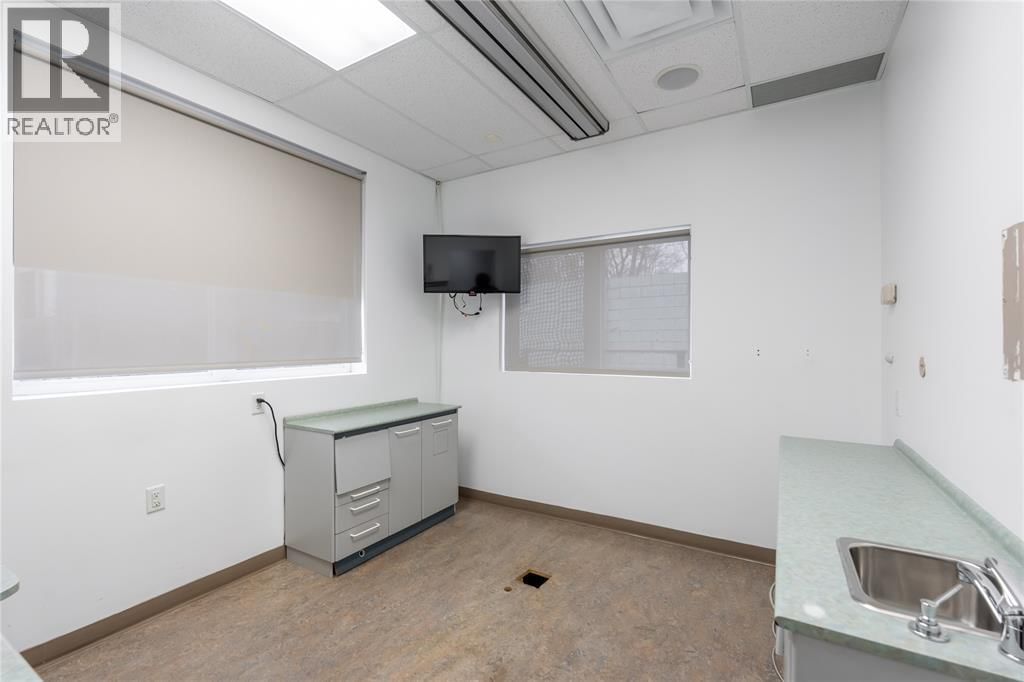 1475 EXMOUTH STREET Image 18