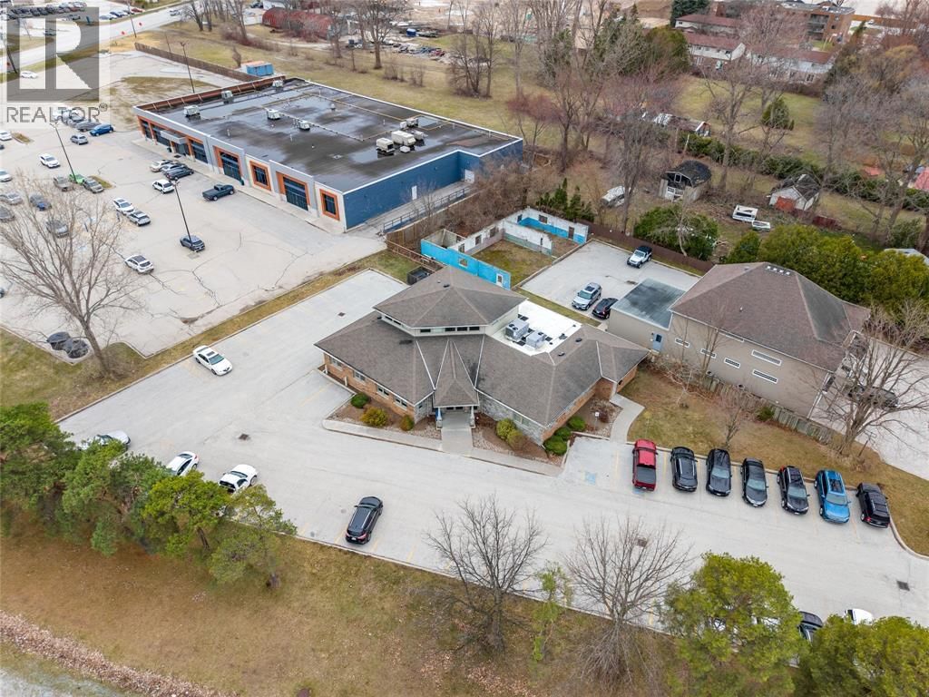 1475 EXMOUTH STREET Image 24