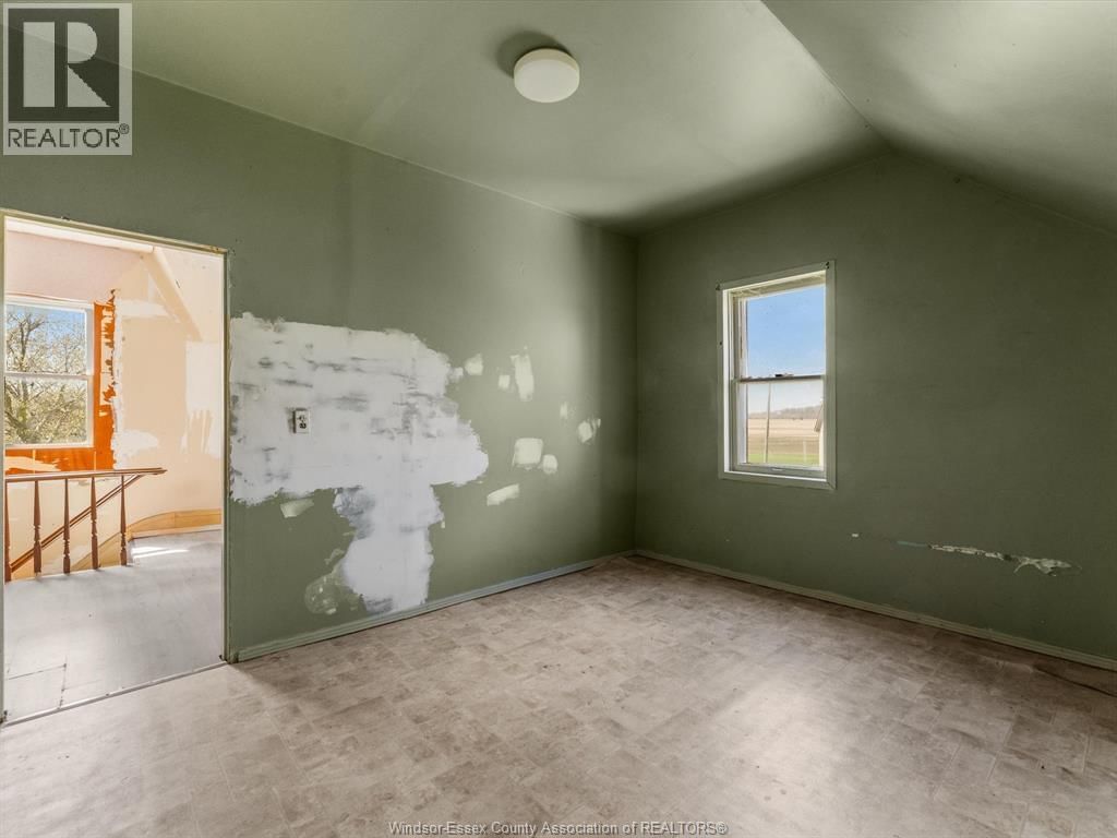 865 TALBOT ROAD EAST Image 27