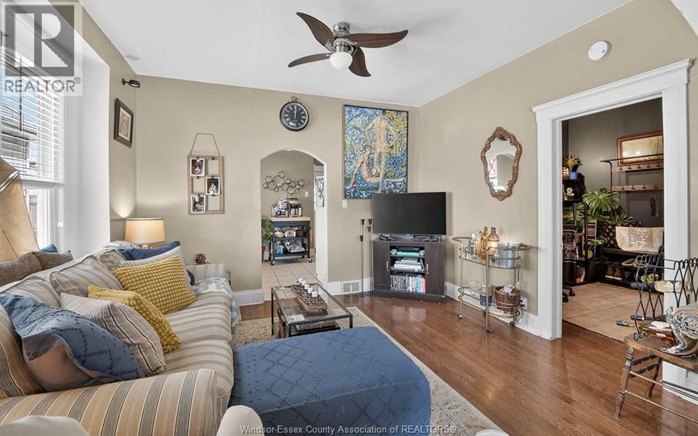 924 MARENTETTE AVENUE Image 7