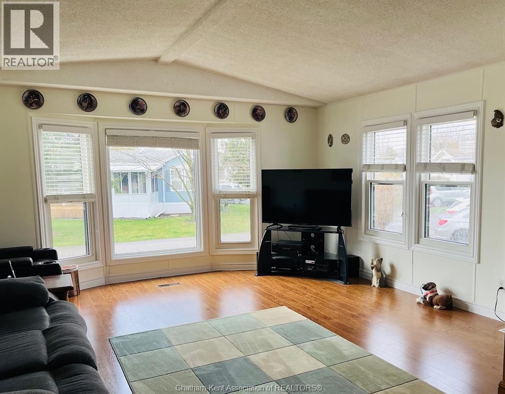 163 REGENCY DRIVE Image 8