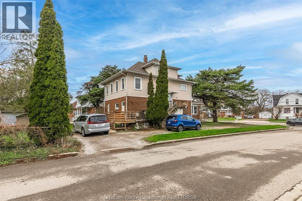 266 GRAND AVENUE WEST Image 3