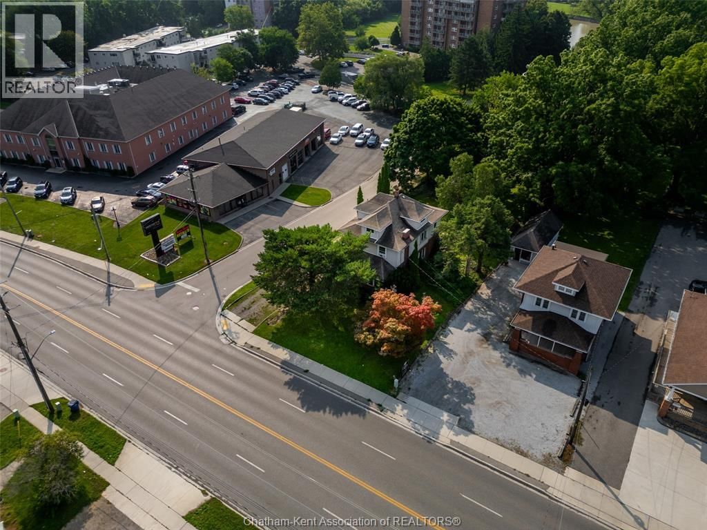 266 GRAND AVENUE WEST Image 30