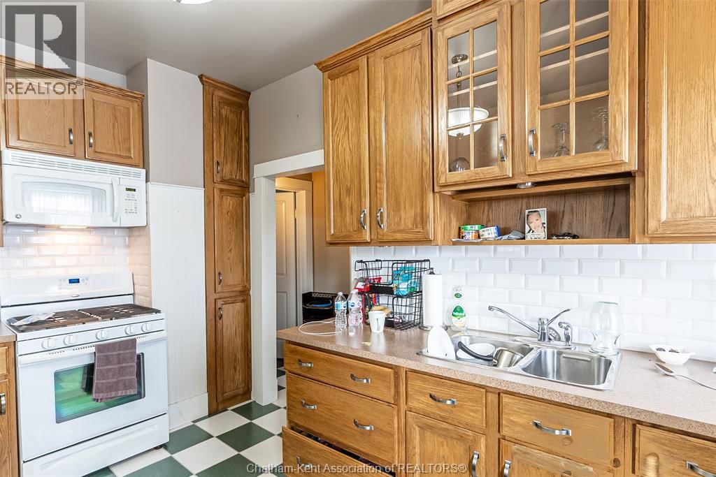 266 GRAND AVENUE WEST Image 4