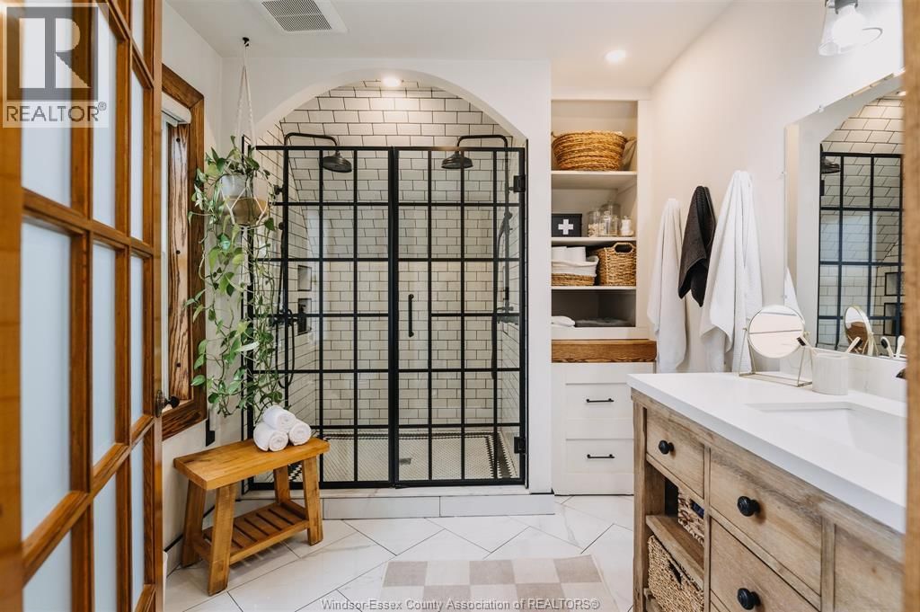 381 MOY AVENUE Image 24