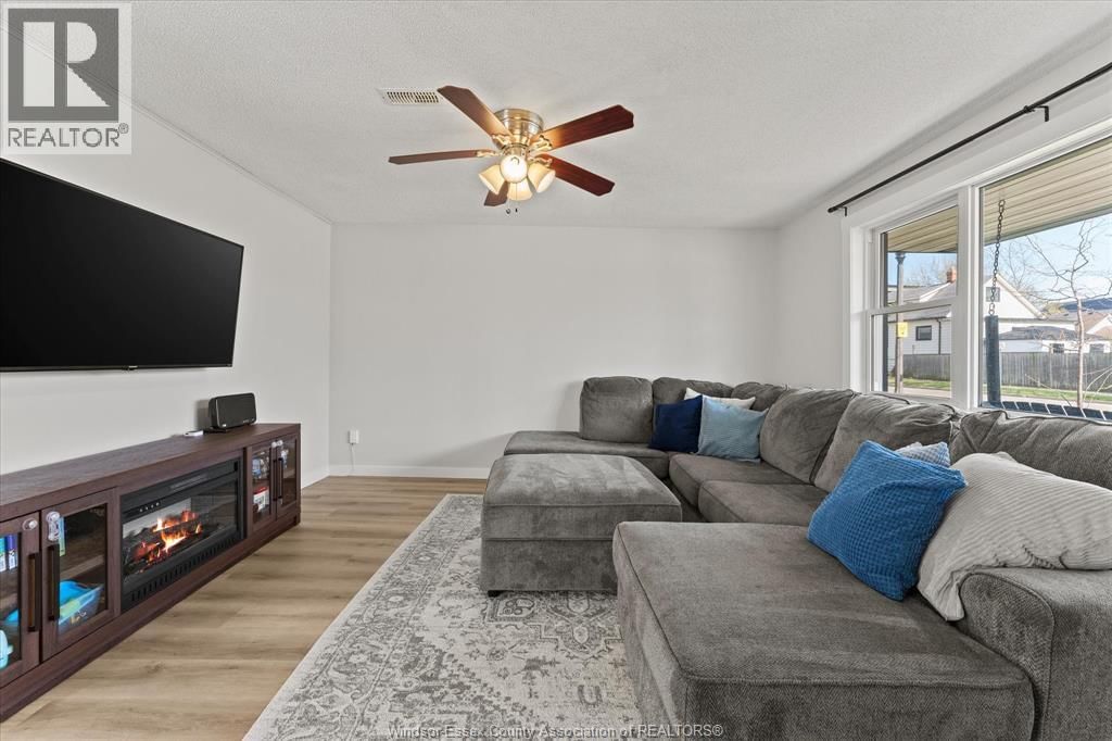 206 RICHMOND Image 9