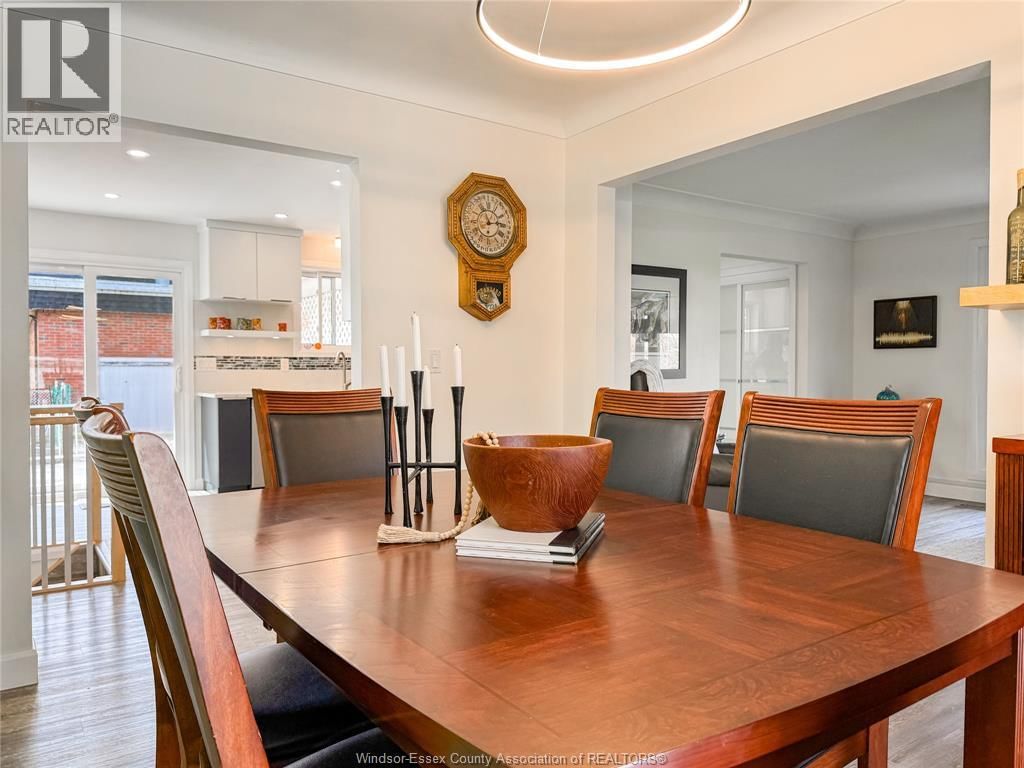 276 FAIRWAY CRESCENT Image 10