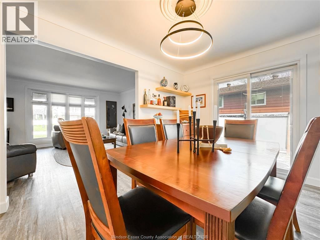 276 FAIRWAY CRESCENT Image 11