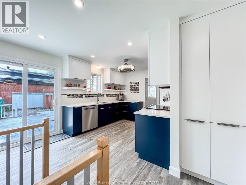 276 FAIRWAY CRESCENT Image 13