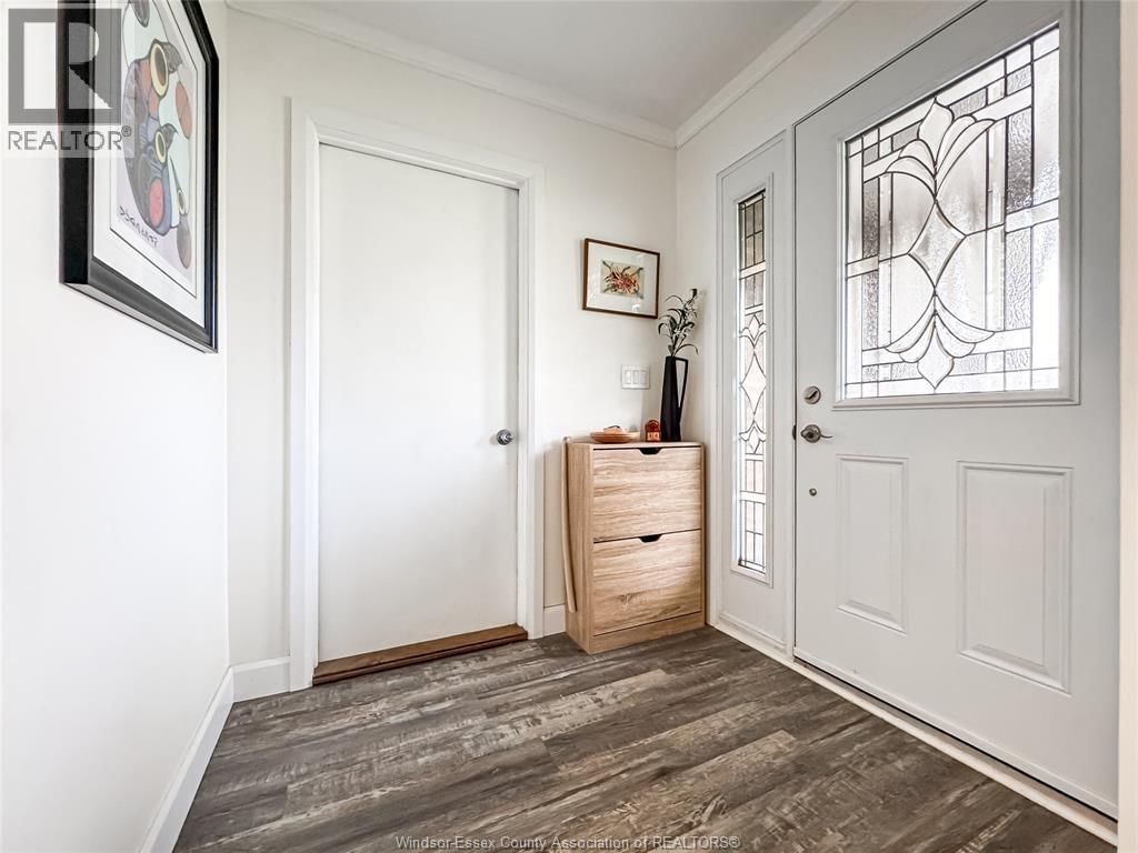 276 FAIRWAY CRESCENT Image 3