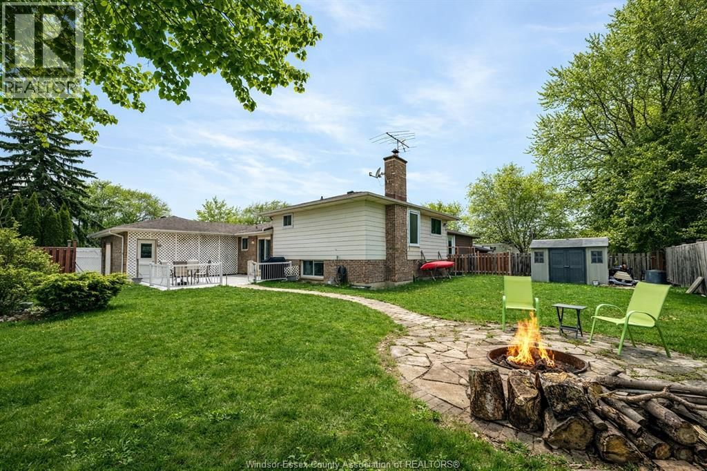 276 FAIRWAY CRESCENT Image 36