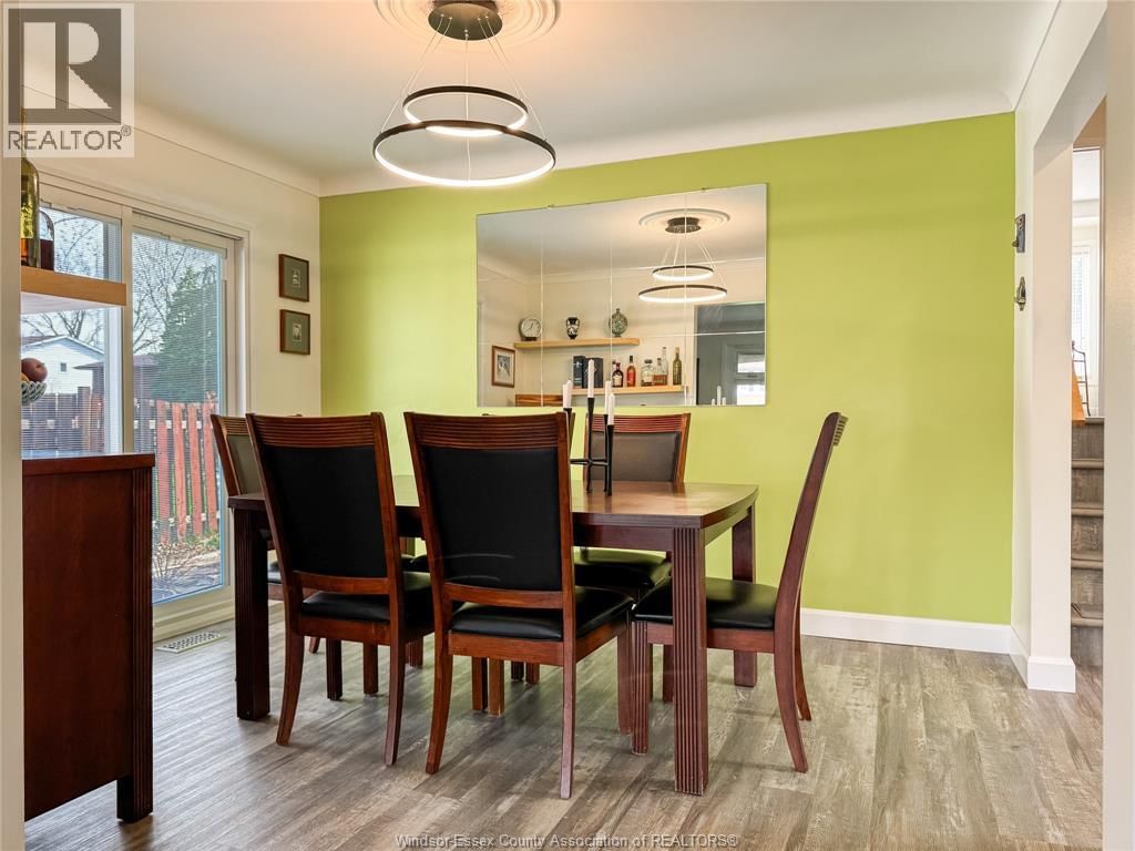 276 FAIRWAY CRESCENT Image 9