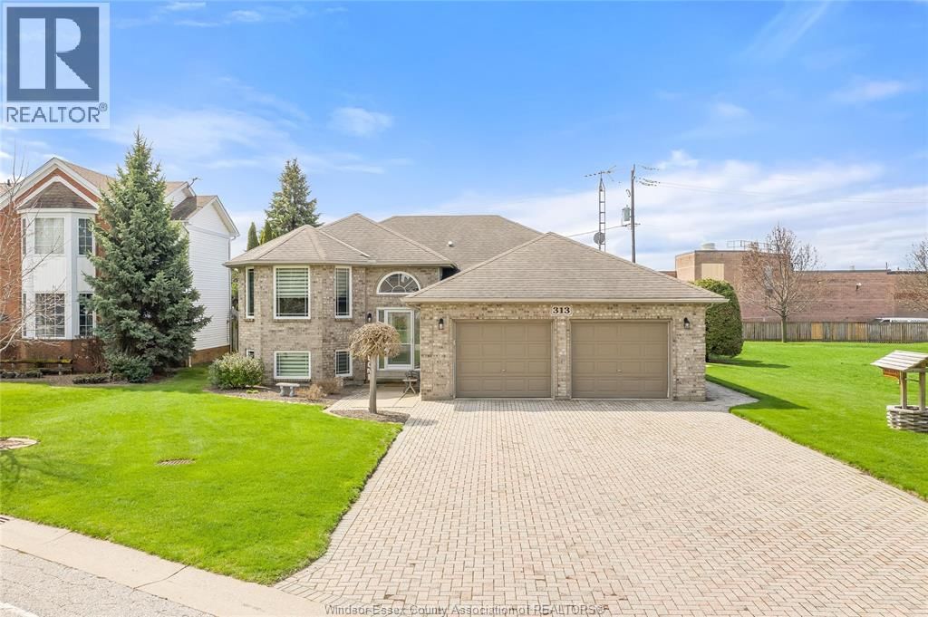 313 APPLEWOOD Image 1