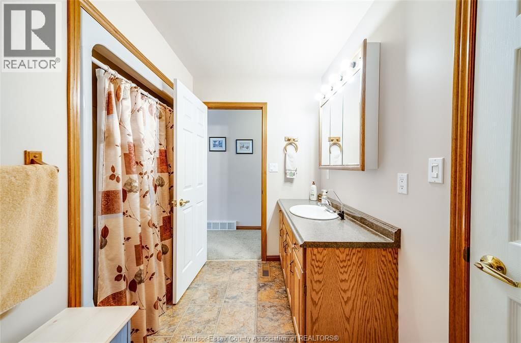 313 APPLEWOOD Image 24