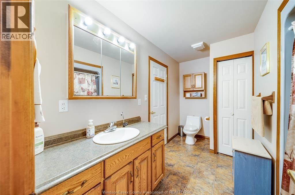 313 APPLEWOOD Image 25