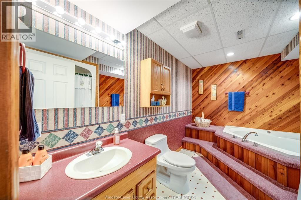 313 APPLEWOOD Image 37