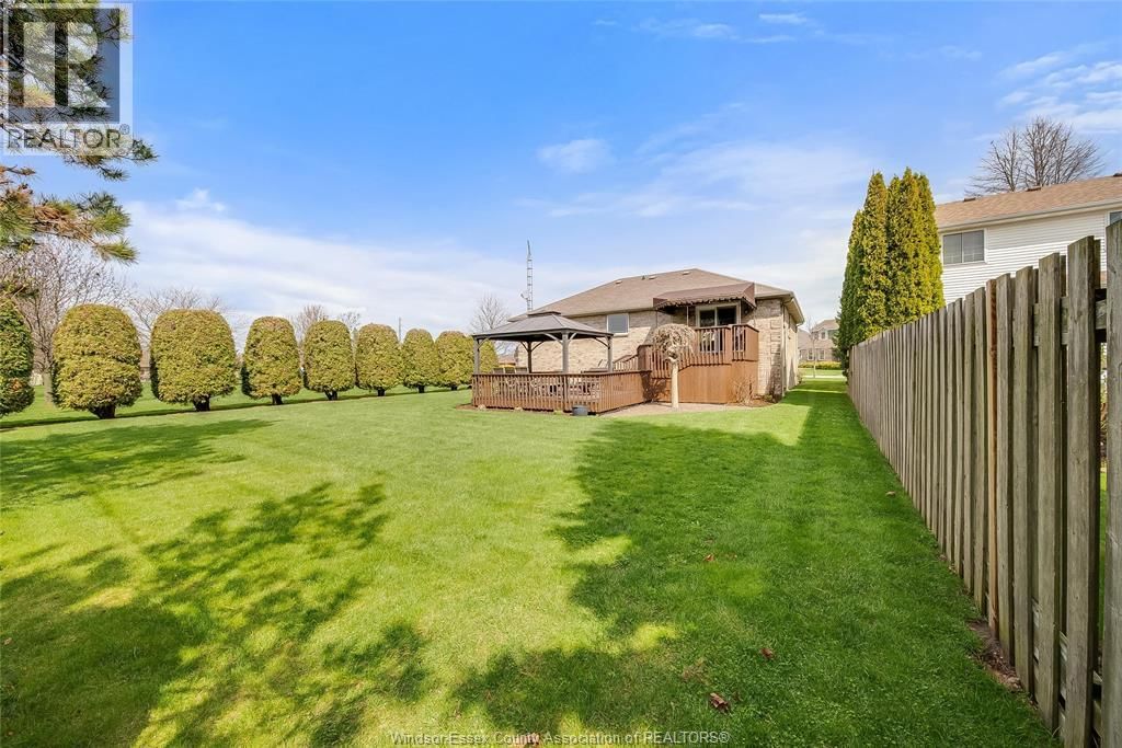 313 APPLEWOOD Image 47