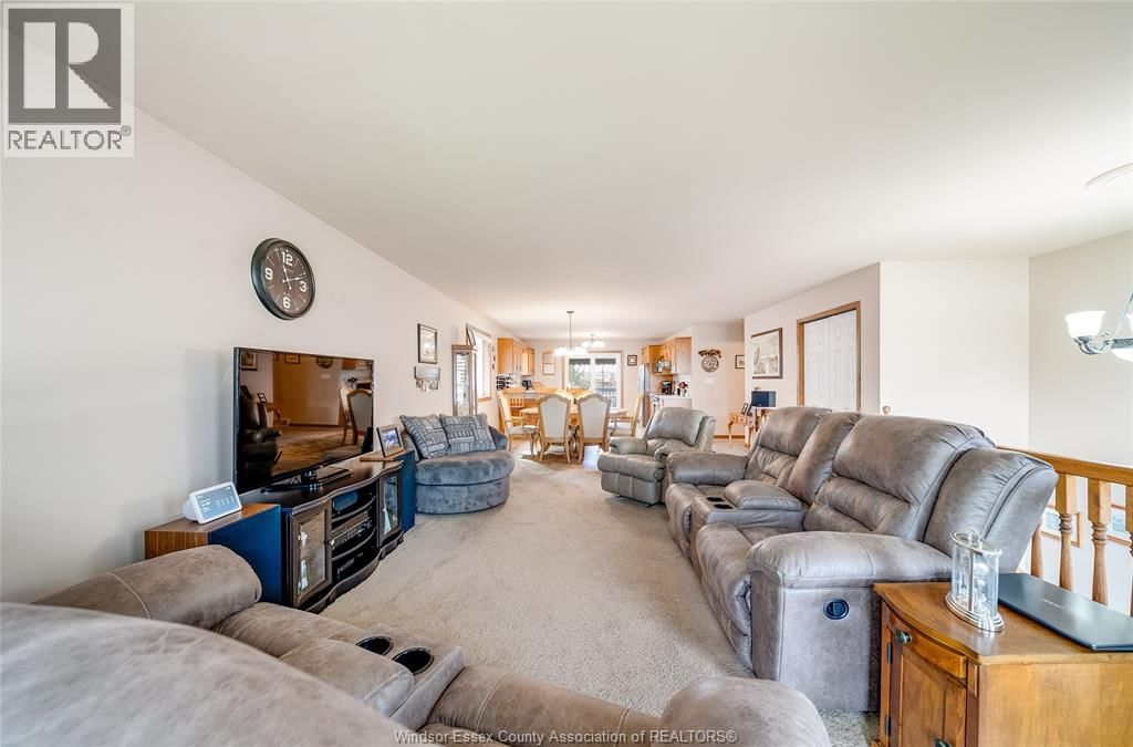 313 APPLEWOOD Image 7