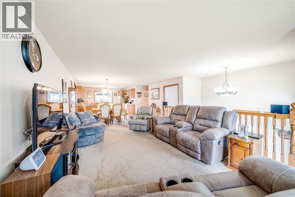 313 APPLEWOOD Image 8