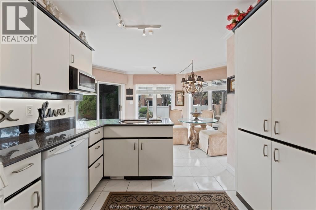 268 MAJESTIC DRIVE Image 10