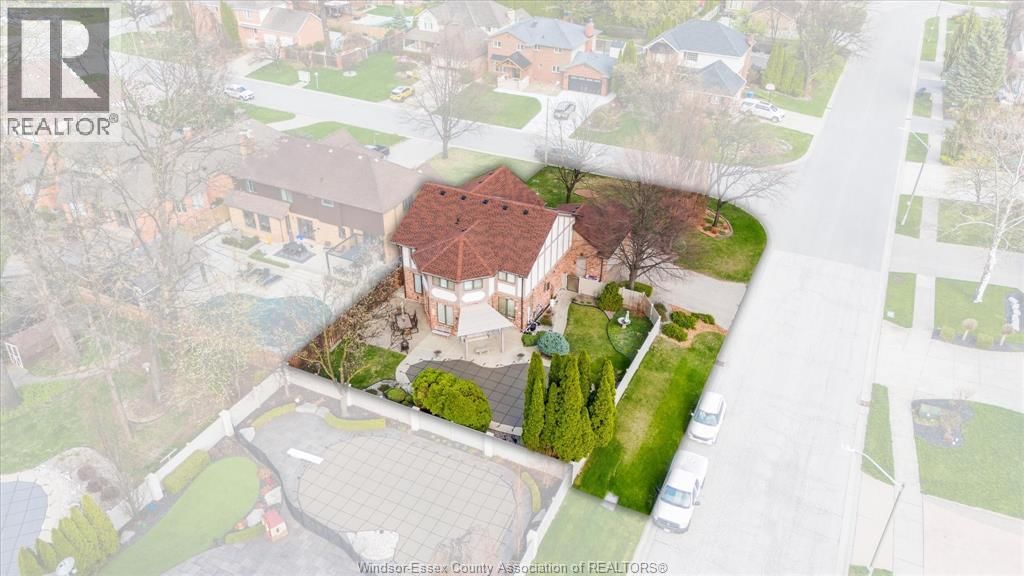 268 MAJESTIC DRIVE Image 44