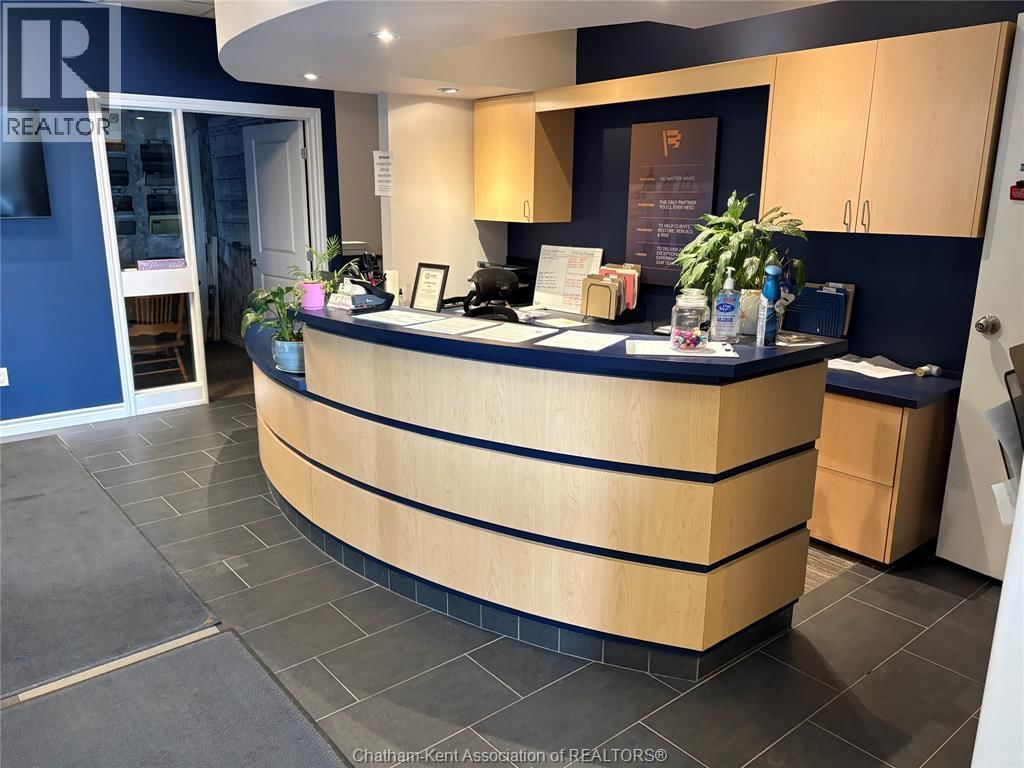 995 RICHMOND STREET Image 3