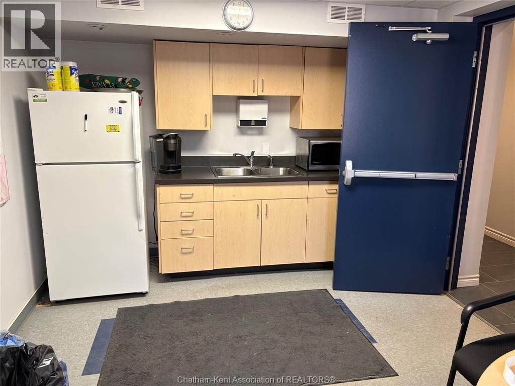 995 RICHMOND STREET Image 9