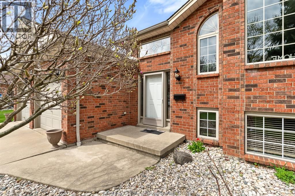 294 STONE RIDGE AVENUE Image 5