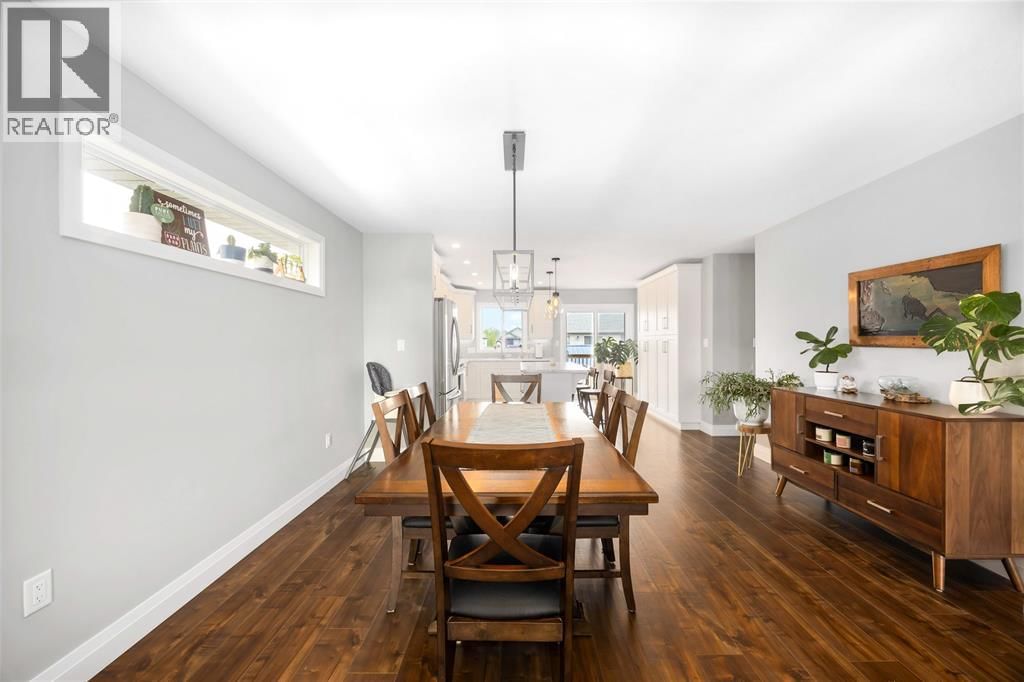 310 LEXINGTON BOULEVARD Image 10