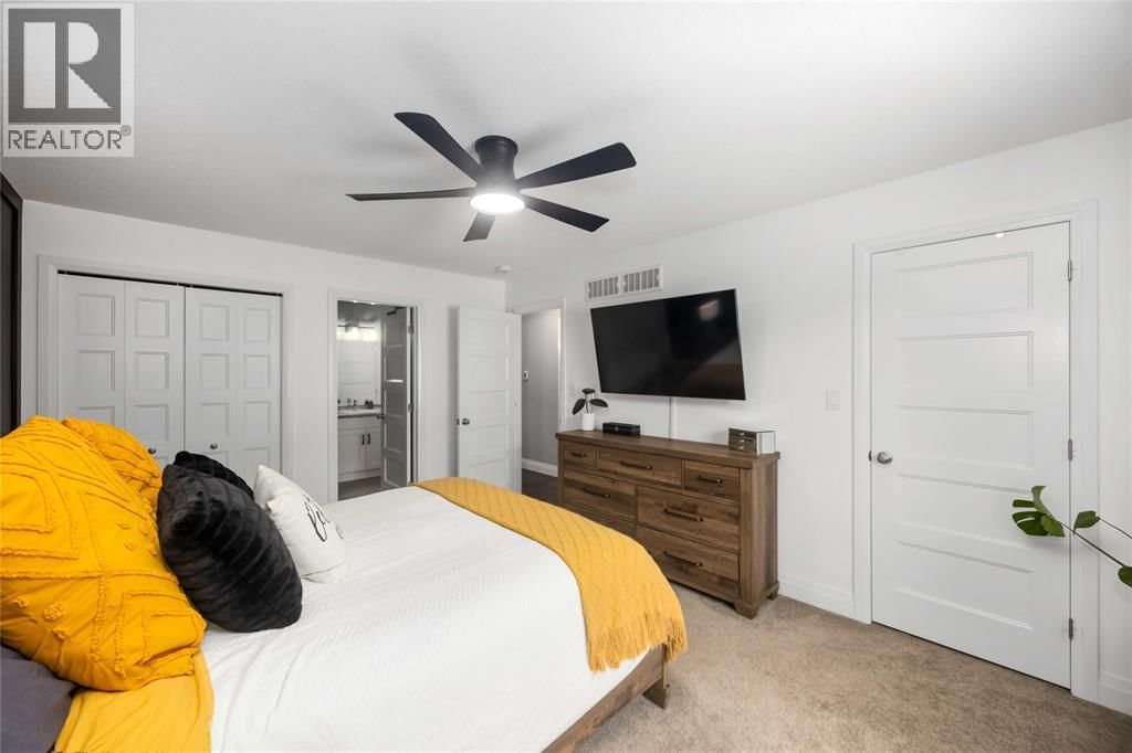 310 LEXINGTON BOULEVARD Image 16