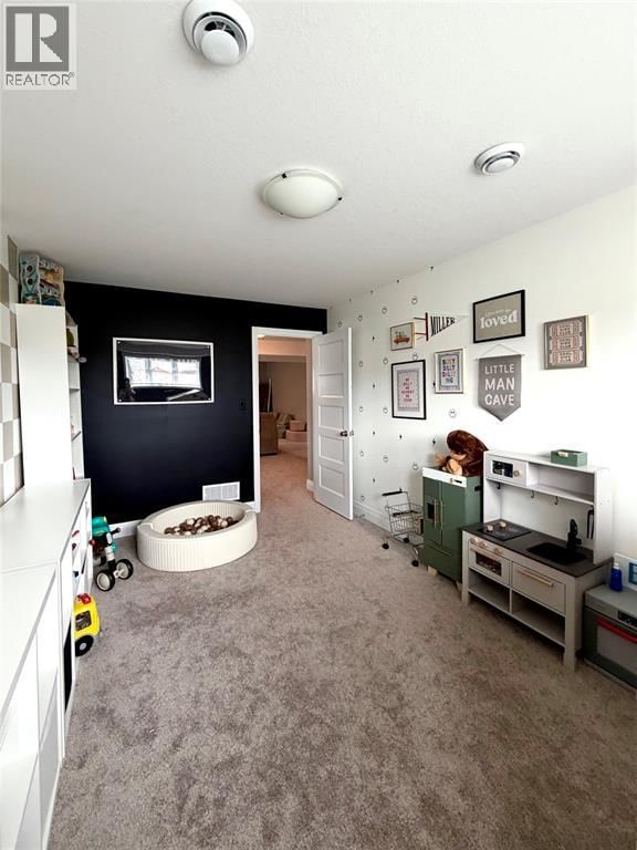 310 LEXINGTON BOULEVARD Image 29