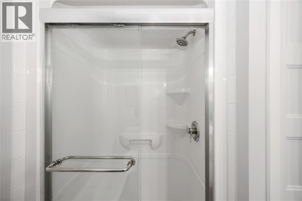 310 LEXINGTON BOULEVARD Image 32