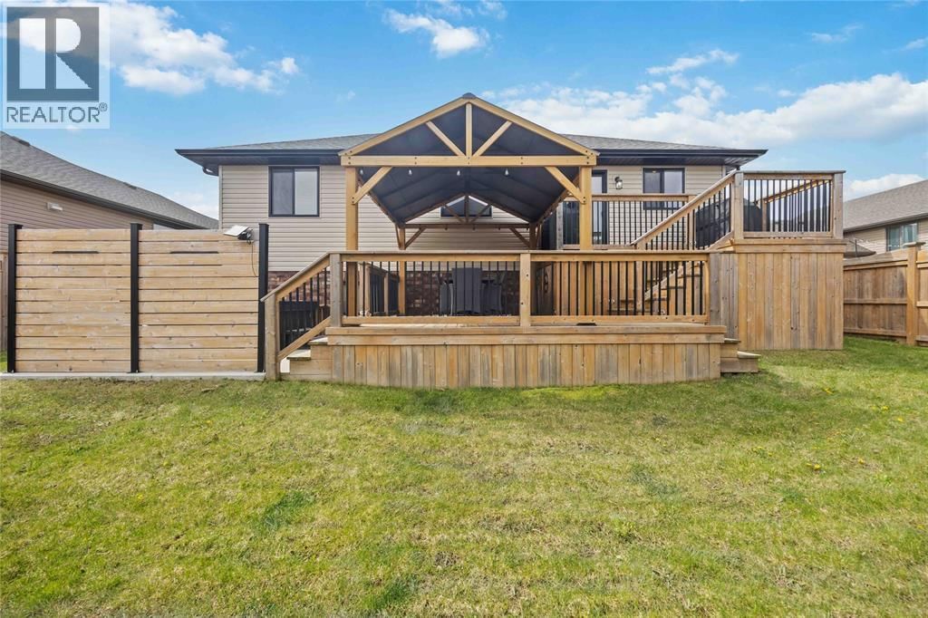 310 LEXINGTON BOULEVARD Image 36