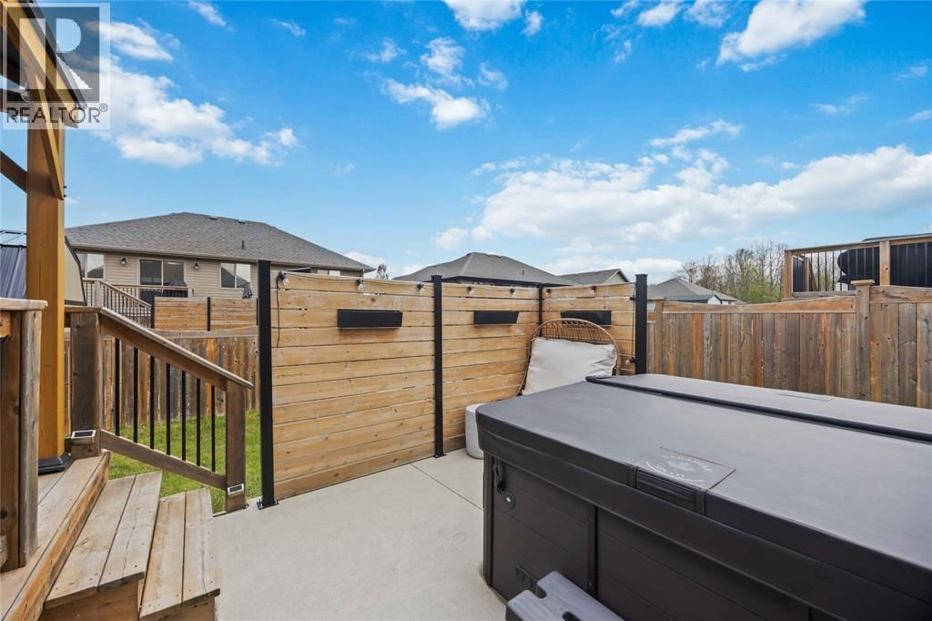 310 LEXINGTON BOULEVARD Image 37