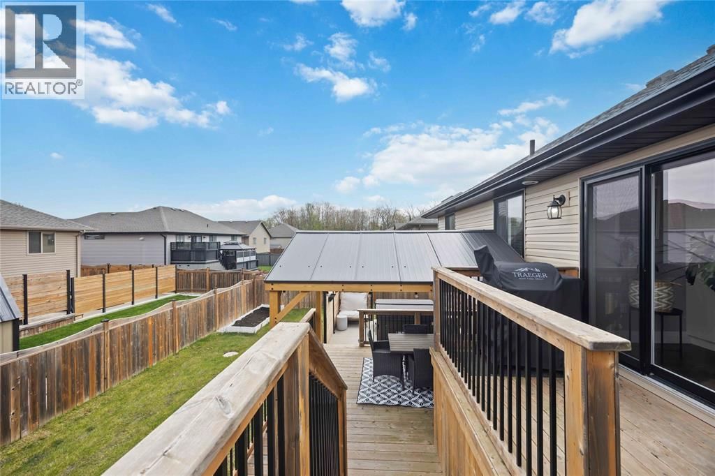 310 LEXINGTON BOULEVARD Image 40