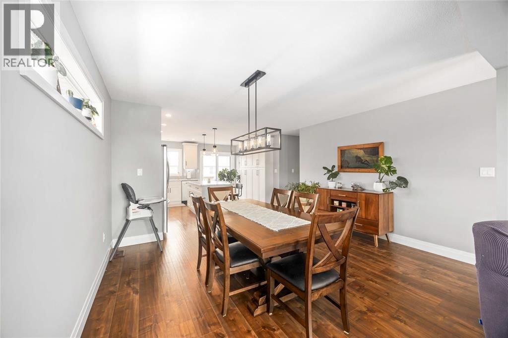 310 LEXINGTON BOULEVARD Image 8