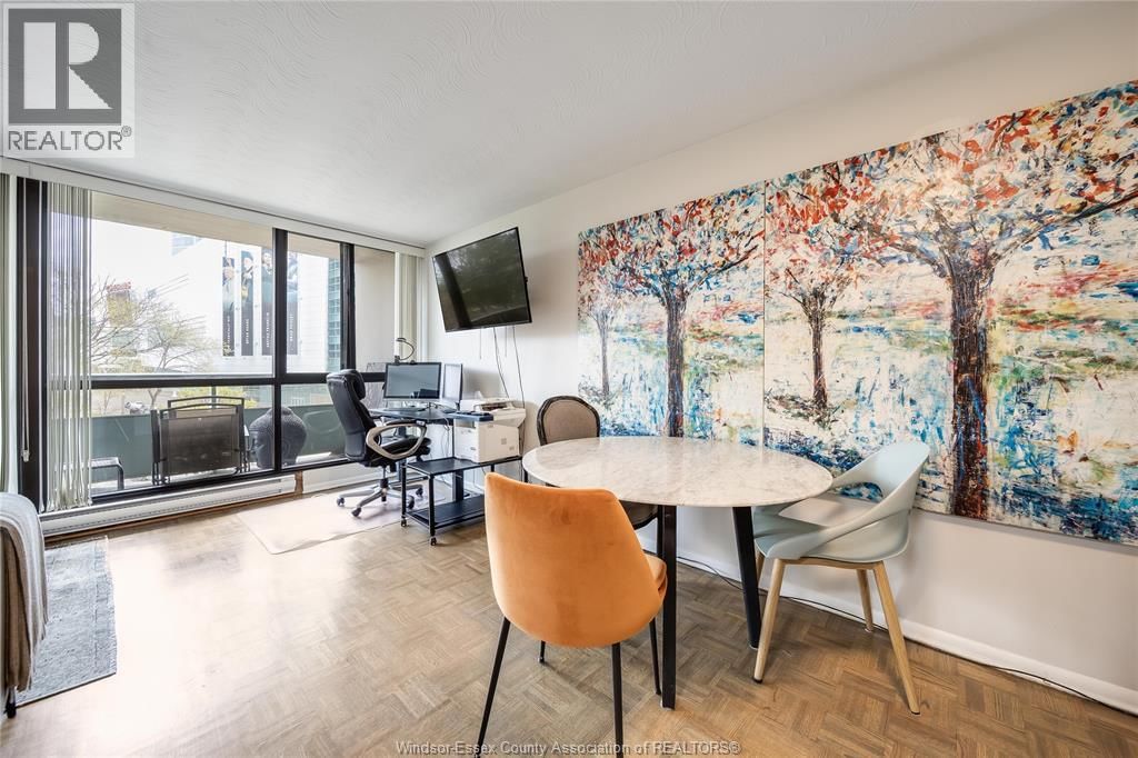 312 - 111 RIVERSIDE DRIVE Image 15