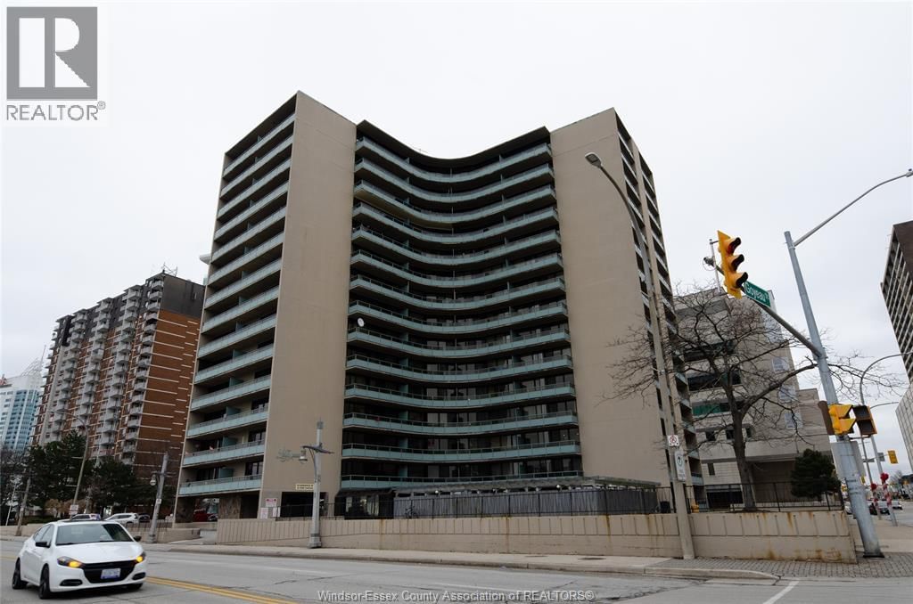 312 - 111 RIVERSIDE DRIVE Image 2