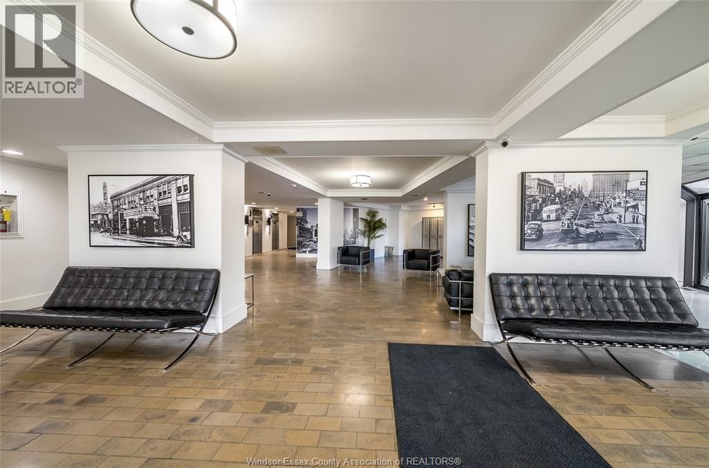 312 - 111 RIVERSIDE DRIVE Image 33