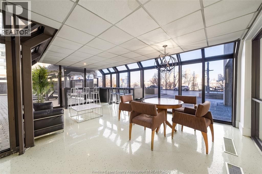 312 - 111 RIVERSIDE DRIVE Image 36